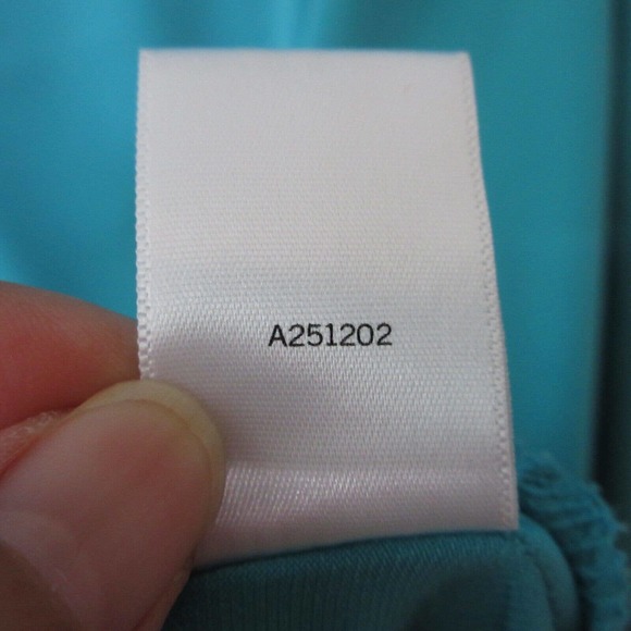 Susan Graver Plus 2X Blue Liquid Knit Slinky Top - Picture 6 of 12